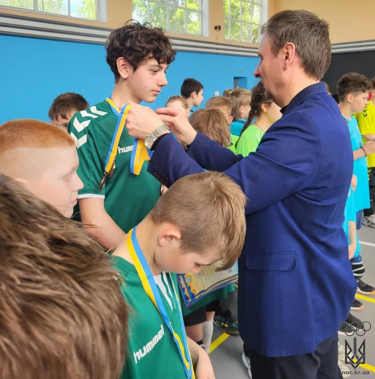 гур (6)